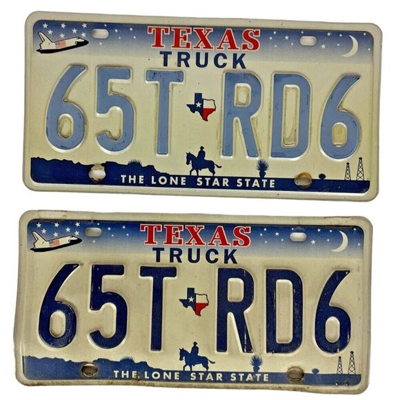 Texas Truck License Plate Pair 65T RD6 Lone Star State 2000 Garage Decor - Picture 1 of 2